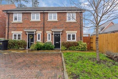 2 bedroom semi-detached house to rent, Turner View,  Headington,  OX3