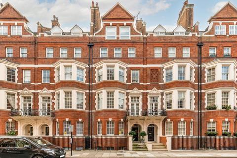 3 bedroom flat for sale, Green Street, London W1K