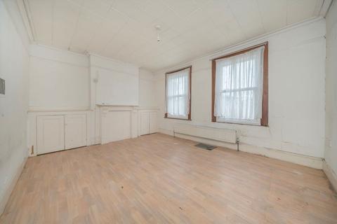 3 bedroom semi-detached house for sale, Shakespeare Road, London W3