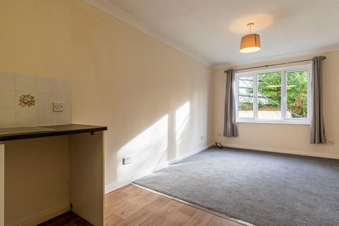 2 bedroom ground floor flat to rent, Plymouth Road, Fairlight Plymouth Road, PL14