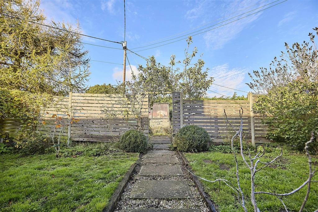 14 Heath View 22.jpg