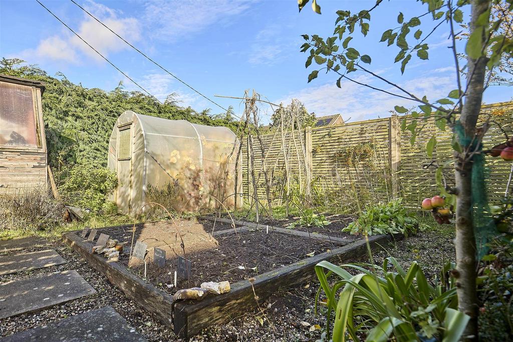 14 Heath View 27.jpg