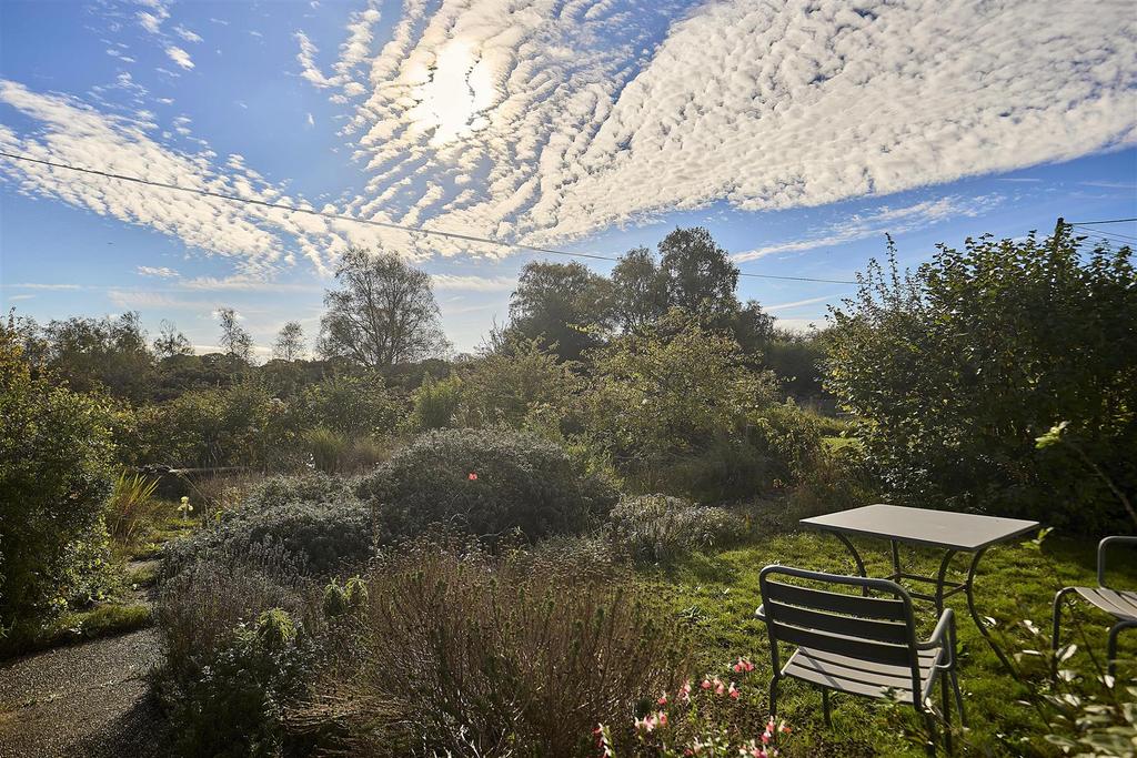 14 Heath View 29.jpg