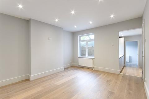3 bedroom end of terrace house for sale, The Street, Horton Kirby, Kent, DA4