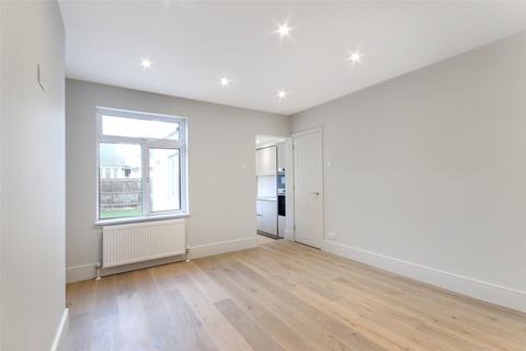 3 bedroom end of terrace house for sale, The Street, Horton Kirby, Kent, DA4