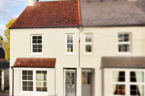 3 bedroom end of terrace house for sale, The Street, Horton Kirby, Kent, DA4