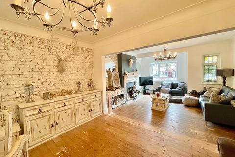 undefined, Woodside, Leigh-on-Sea, Essex, SS9