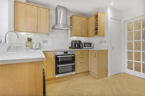 54 Barryfields, Shalford, Braintree, CM7 5HJ
