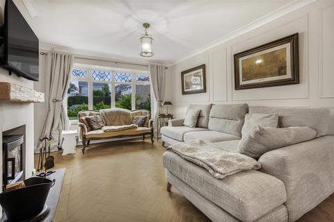 54 Barryfields, Shalford, Braintree, CM7 5HJ
