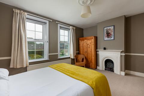 3 bedroom cottage for sale, Reigate Road, Hookwood, Horley, Surrey, RH6