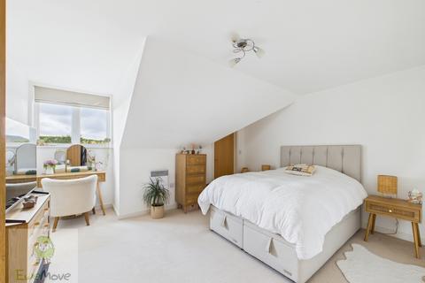 22 Alisander Close, Snodland, ME6 5SH