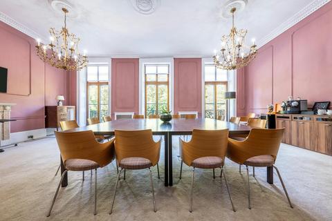 Office to rent, 48-49 Russell Sq London WC1B 4JP