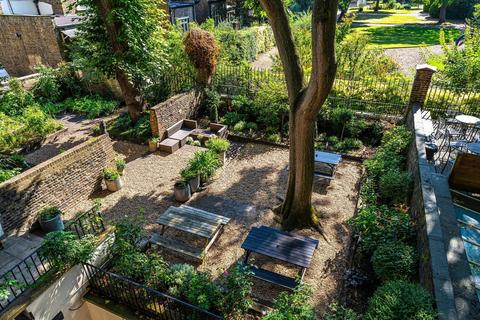 Office to rent, 48-49 Russell Sq London WC1B 4JP