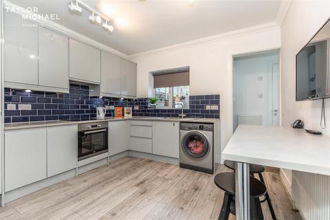 3 bedroom flat to rent, Buller Road, Brighton