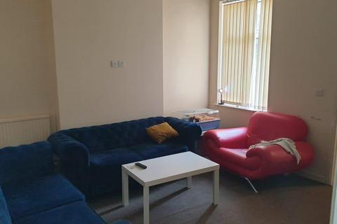 6 bedroom semi-detached house to rent, 6 Bed Student House 26/27 Academic Year - Faraday Road, Nottingham, NG7 2DU