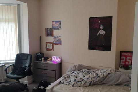 6 bedroom semi-detached house to rent, 6 Bed Student House 26/27 Academic Year - Faraday Road, Nottingham, NG7 2DU