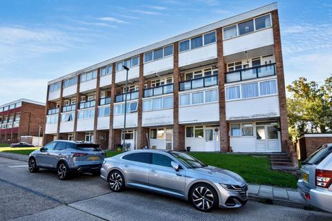 2 bedroom flat for sale, 60A Edgewood Drive, Orpington, Kent, BR6 6LH
