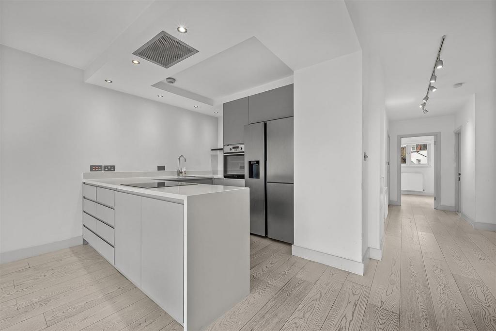 Kitchen2.jpg