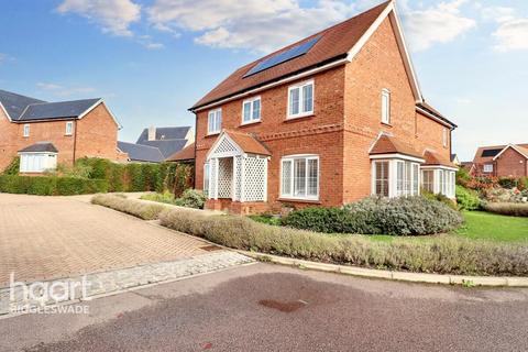 4 bedroom detached house for sale, Walnut Tree Way, Meppershall