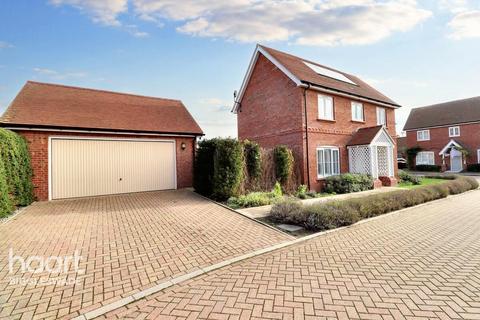 undefined, Walnut Tree Way, Meppershall