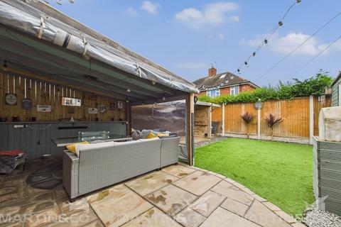 3 bedroom semi-detached house for sale, Chestnut Avenue , Armthorpe