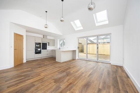 2 bedroom detached bungalow for sale, Bures Road, Great Cornard