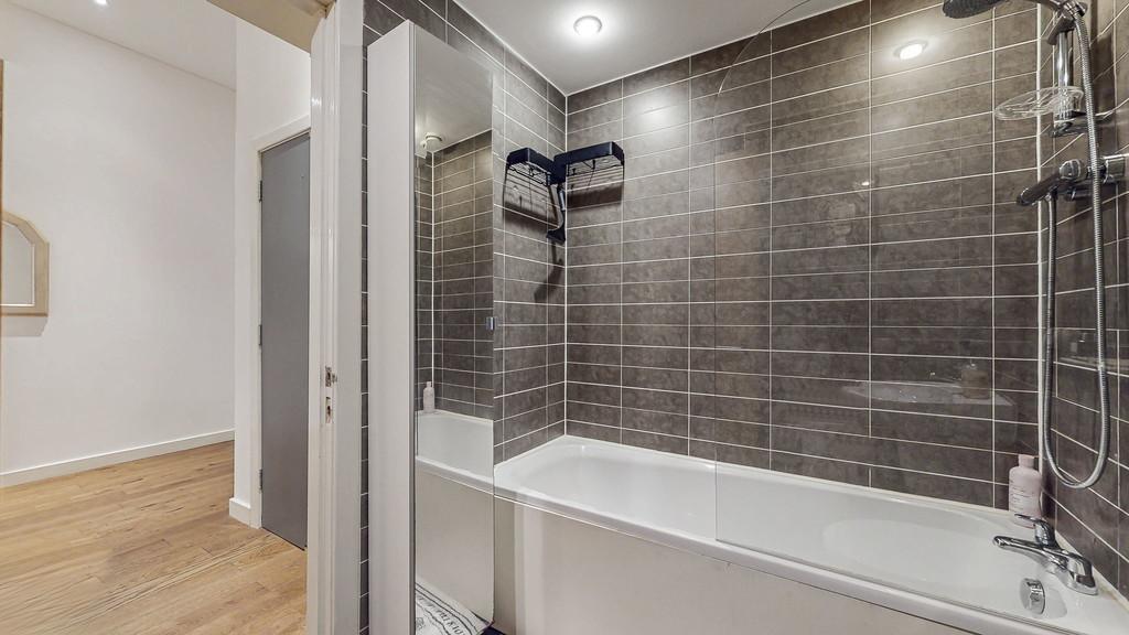 48-web-or-mls-145 Albion Street Flat 1.9 40