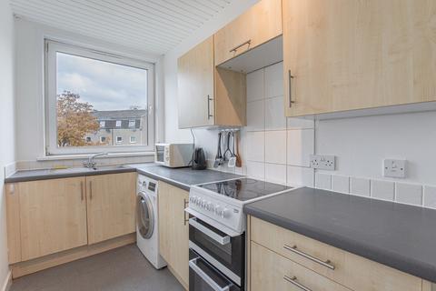 3 bedroom apartment to rent, Great Western Road, Aberdeen