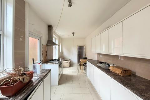 5 bedroom terraced house for sale, Winchester Avenue, West End, Leicester, LE3