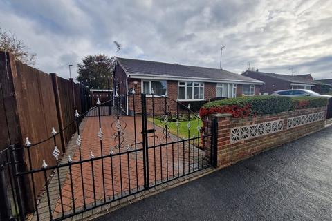 2 bedroom semi-detached bungalow for sale, Greenfield Court, Flanderwell