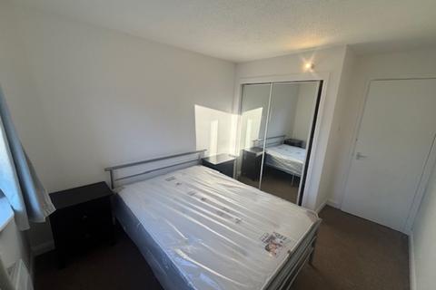 1 bedroom ground floor flat to rent, London Road, Calton