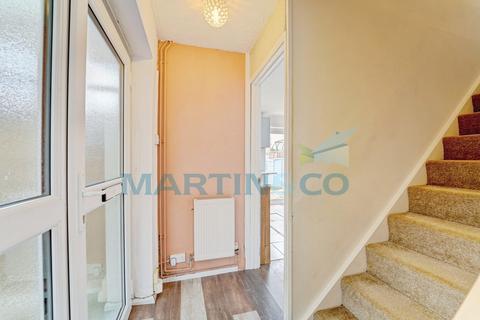 undefined, Hogarth Close, Bedford MK41