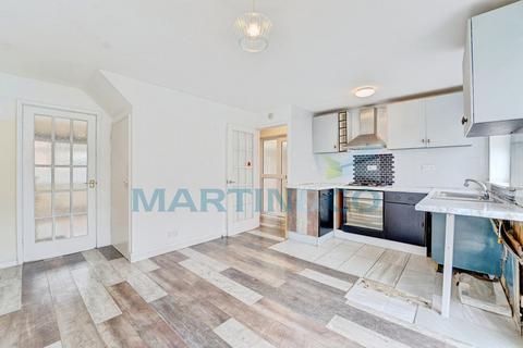 undefined, Hogarth Close, Bedford MK41