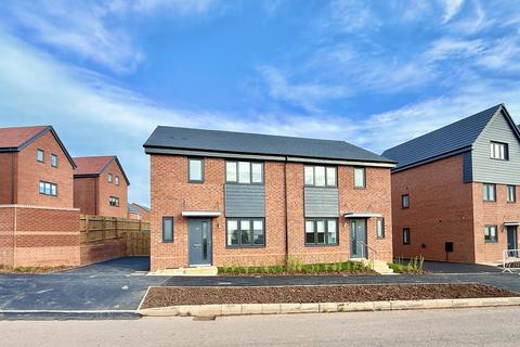 3 bedroom semi-detached house to rent, Thomas Blakemore Way , Priorslee, Telford