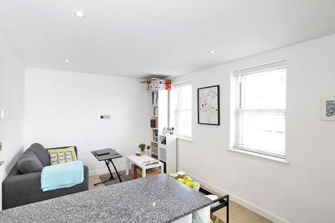 1 bedroom flat to rent, Qube Apartment, 227 Walworth Road, London, SE17