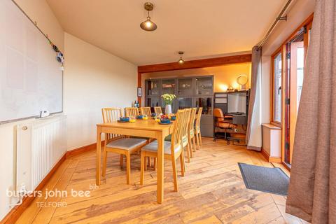 4 bedroom detached house for sale, Wellington Road, Telford