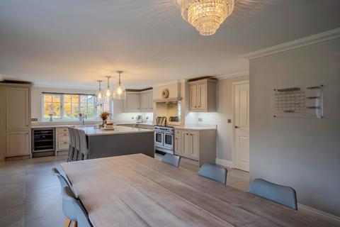 6 bedroom detached house for sale, Wicklewood, Wymondham