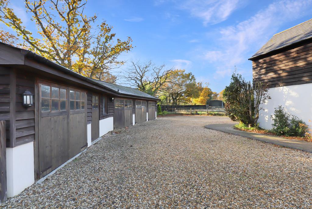 Oakmead Garaging