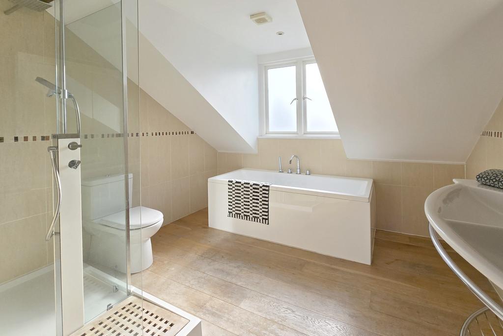 Oakmead En Suite
