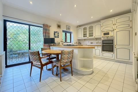 undefined, Saxon Place, Lymington SO41