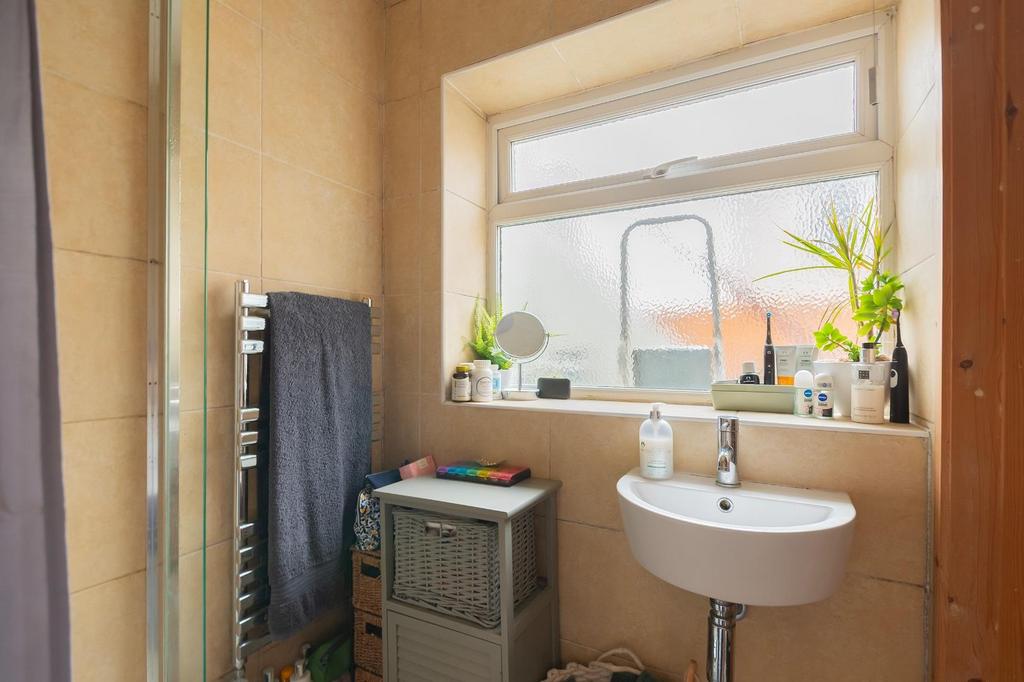 2 S0 HTN - Bathroom A.jpg