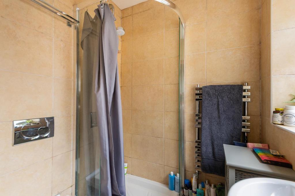 2 S0 HTN - Bathroom B.jpg