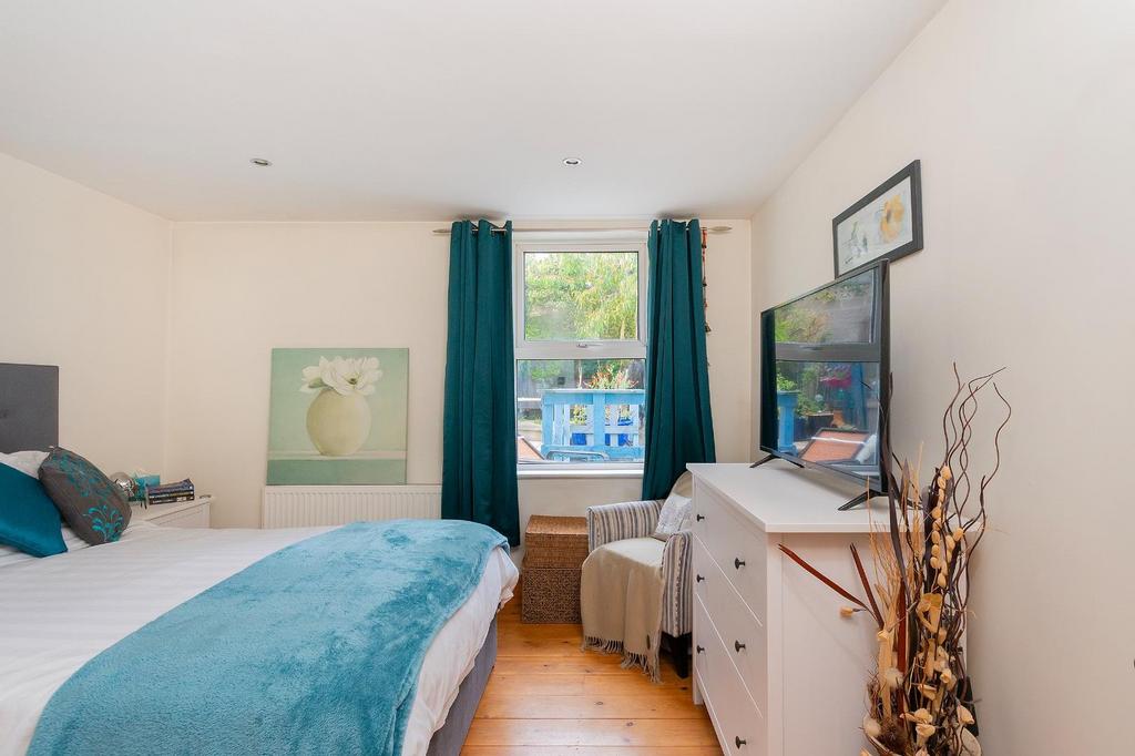 2 S0 HTN - Bedroom H.jpg