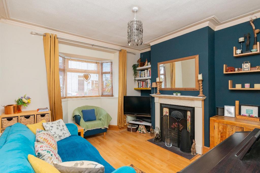 2 S0 HTN - Living Room E.jpg