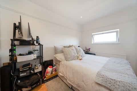 2 bedroom flat to rent, Upper Park Road, London NW3