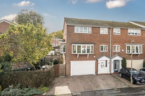 undefined, Kings Road, Oxfordshire RG9