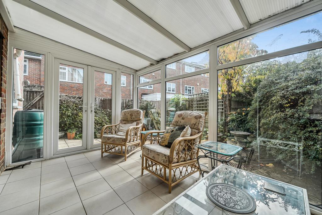 1370458-5-68f8c65...