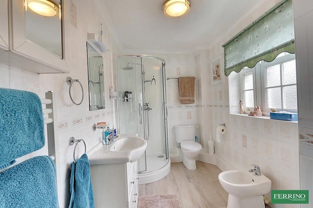 Bedroom 1 En-suite