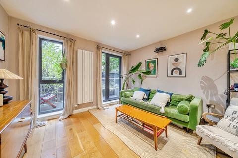 2 bedroom flat for sale, Waleorde Road, Walworth, London, SE17