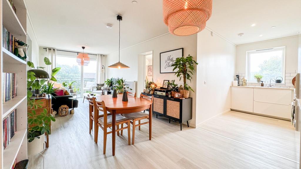 Open Plan Kitchen/ Dining